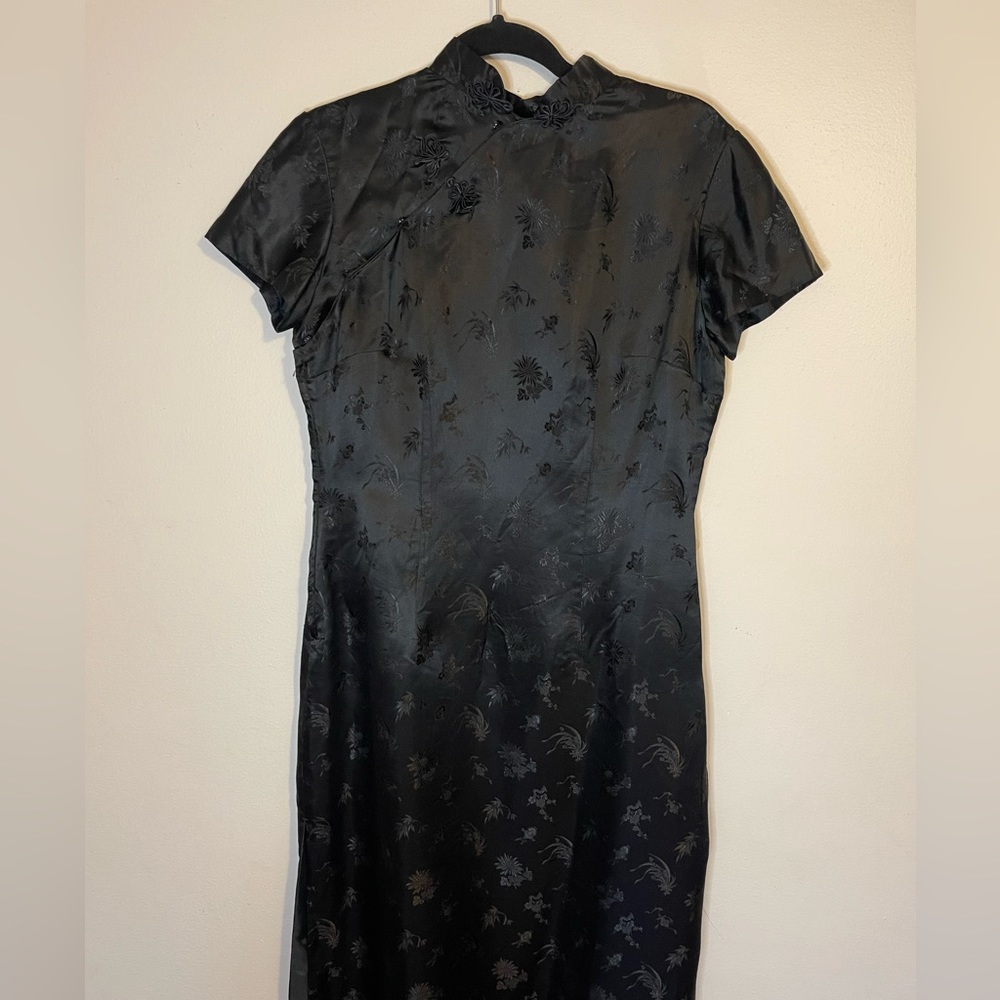 Cathay 100% silk made in China. Beautiful condition!